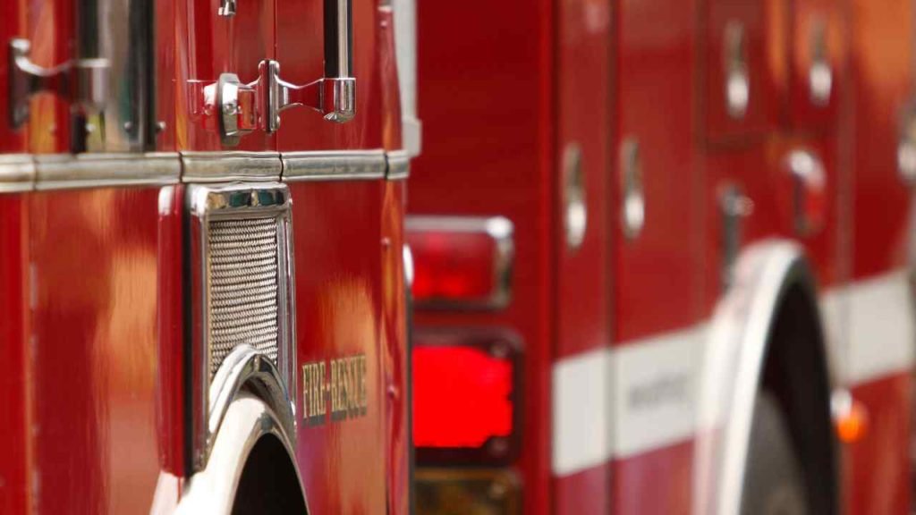 Kentucky firefighter dies in accident involving fire truck - WOWK 13 News