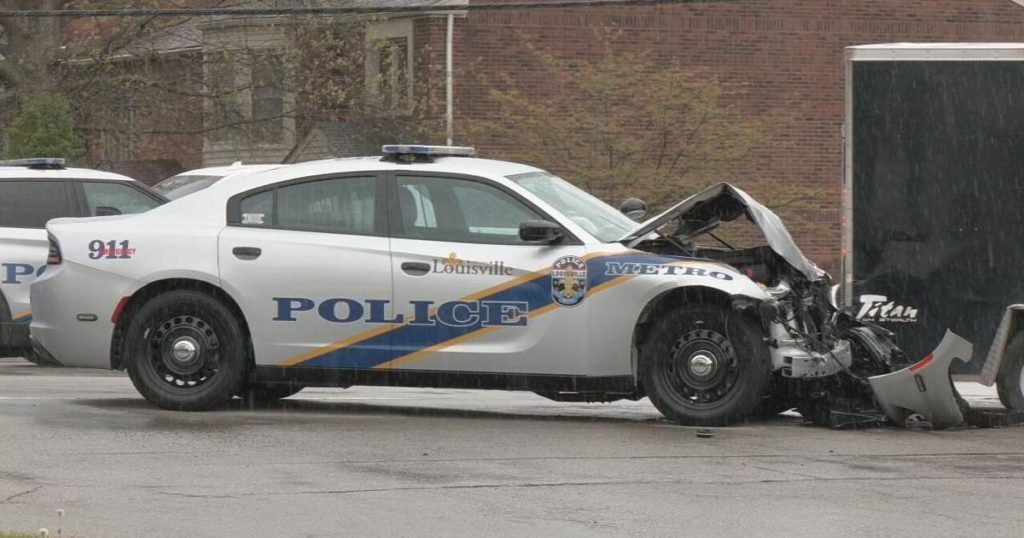 Louisville police officer taken to hospital after crash in Jeffersontown - WDRB