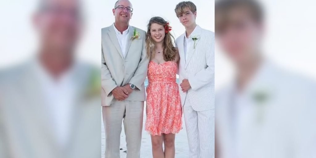 Doctor and his 2 adult children die in plane crash while traveling to Kentucky - KPLC