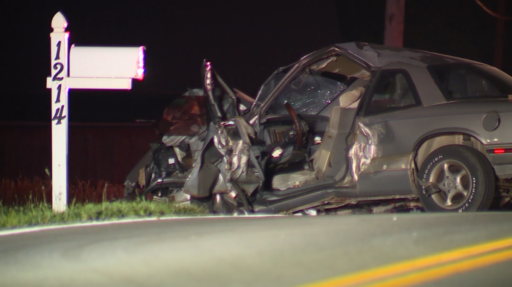3 hospitalized after 3-car crash in Kenton County Saturday night - WLWT Cincinnati